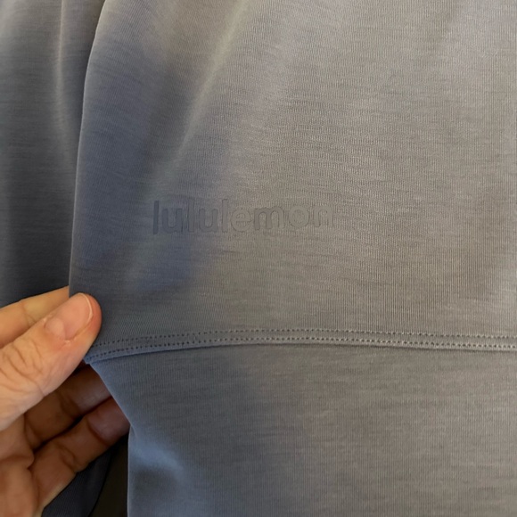 Softstreme lululemon blue sweatshirt oversized cropped crew
Size 4 - Picture 3 of 4